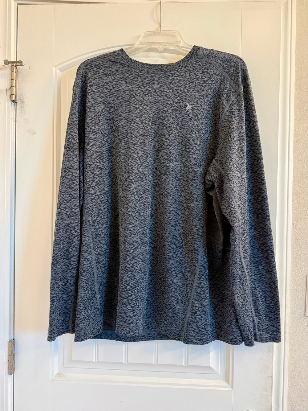 Old Navy Men's Long-Sleeve Performance Tee - Heather Charcoal